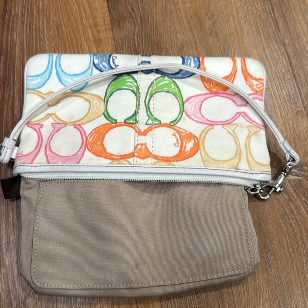 Coach Vintage 1941 Hampton Scribble Wristlet (with hang tag)(EUC) - Picture 13 of 16